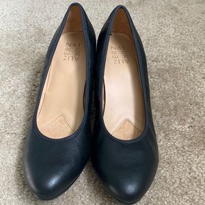 Black Leather Pumps- Naturalizer